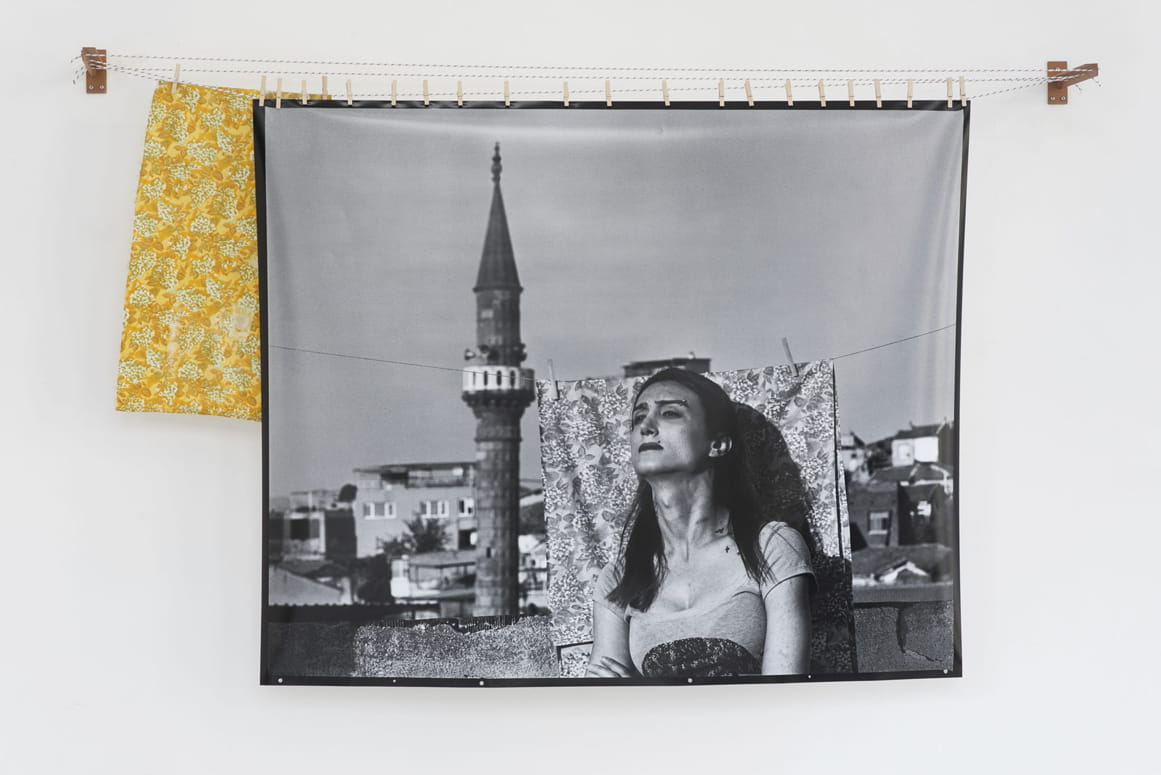 Nibar Gures, Applause, Hayarkon 19 Tel Aviv, curator: Avi Lubin